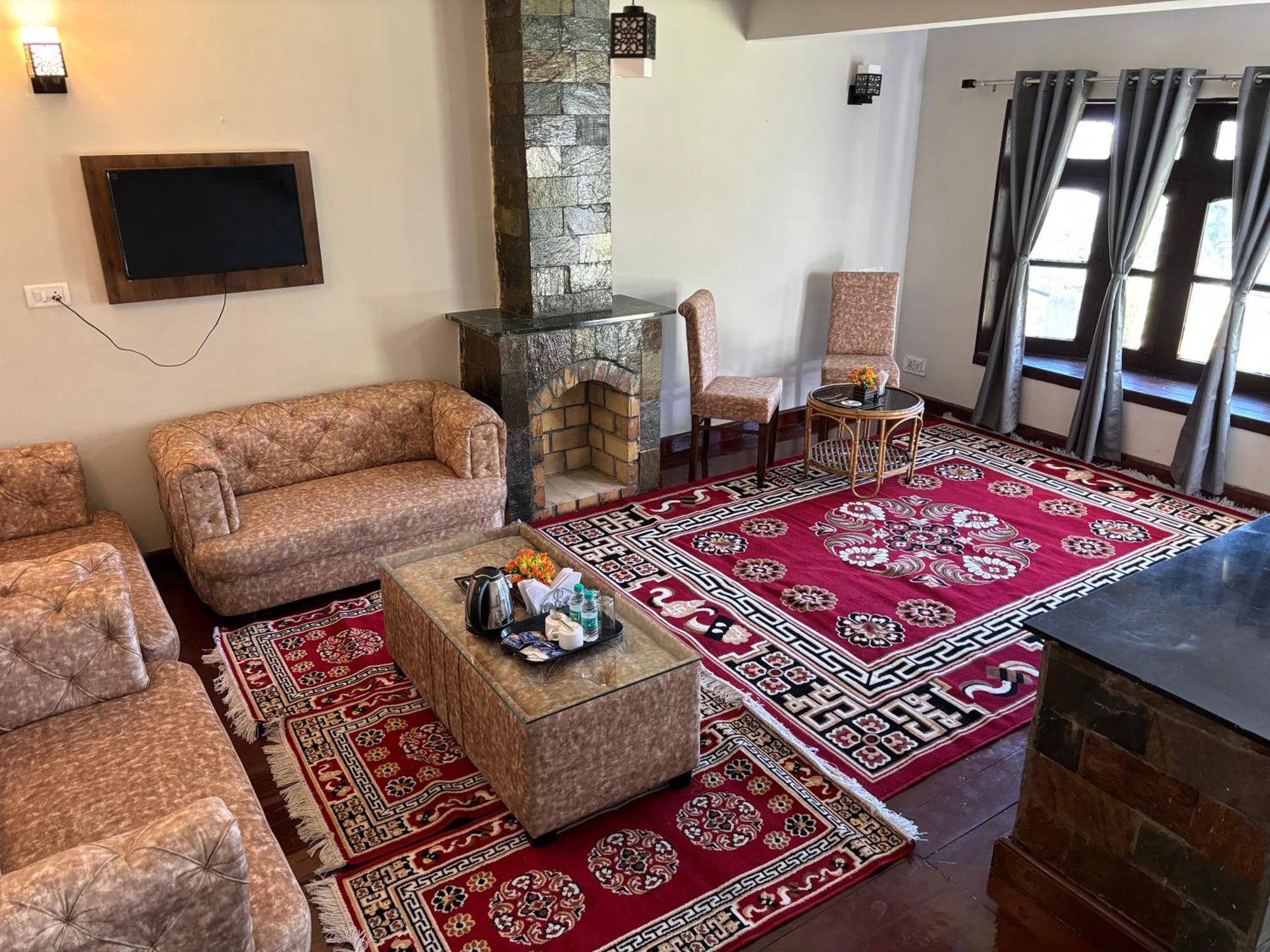 Kumaon Roop Resort Near Kainchi Dham Nainital Exteriér fotografie